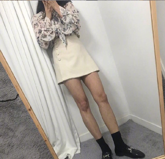 气质又不失小女人魅力的通勤装束穿搭 4