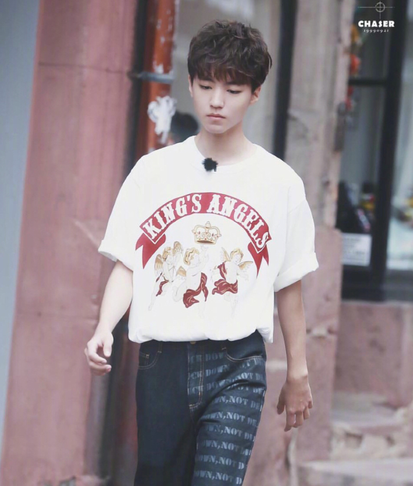 明星帅哥王俊凯大男孩唯美图片 10