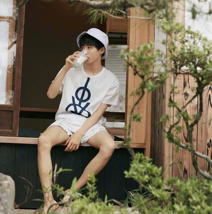明星帅哥王俊凯大男孩唯美图片 14