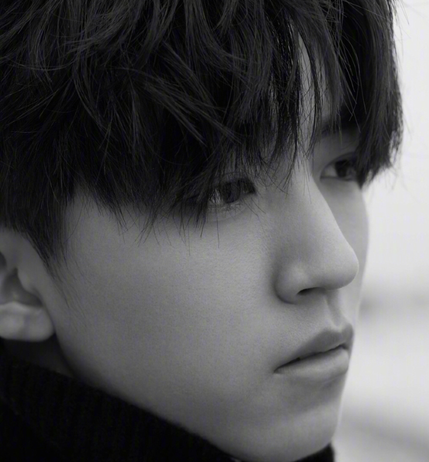 大男孩男明星王俊凯酷帅图片 11