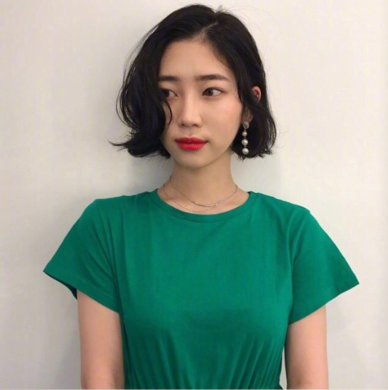 2019春节齐肩发美女发型图片 2
