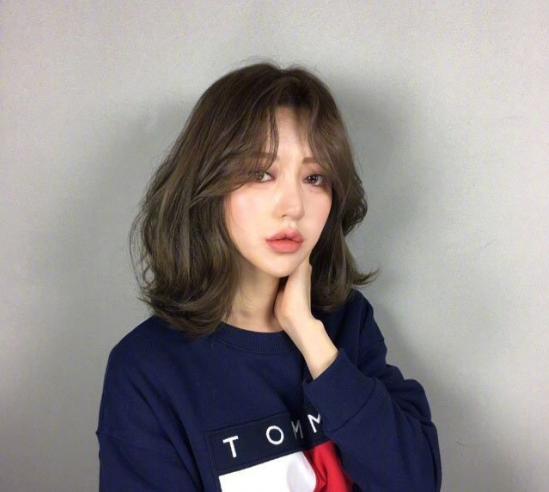 2019春节齐肩发美女发型图片 3