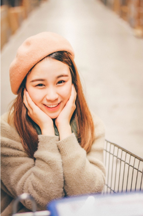 清纯美女新年唯美写真图片 11