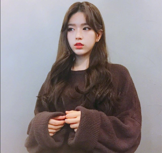 蜜茶色甜系少女波浪卷美女自拍照 5