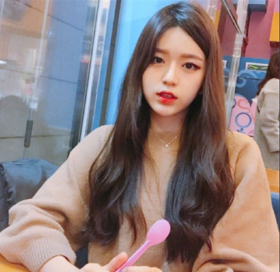 蜜茶色甜系少女波浪卷美女自拍照 7