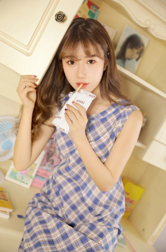 清纯美女图片 模特梦琦蓝色格子裙清纯写真 5