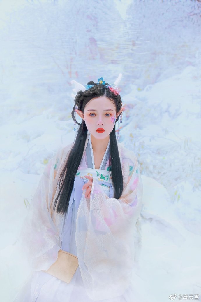 清纯美女江嘉鱼古装图片 5