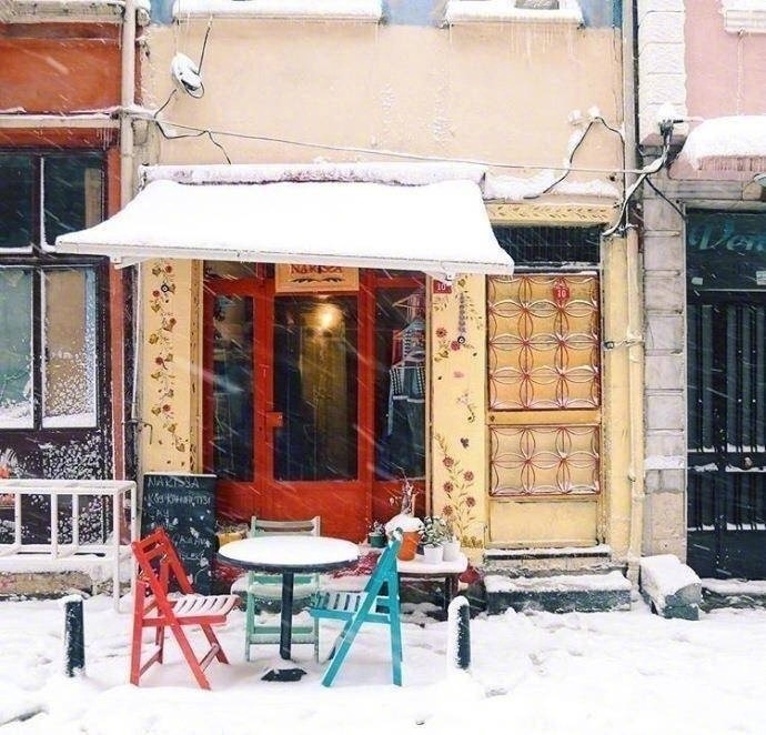 大雪纷飞中土耳其风景图片