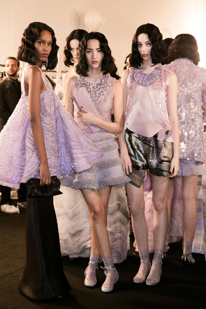 Armani prive梦幻紫色礼服图片 3
