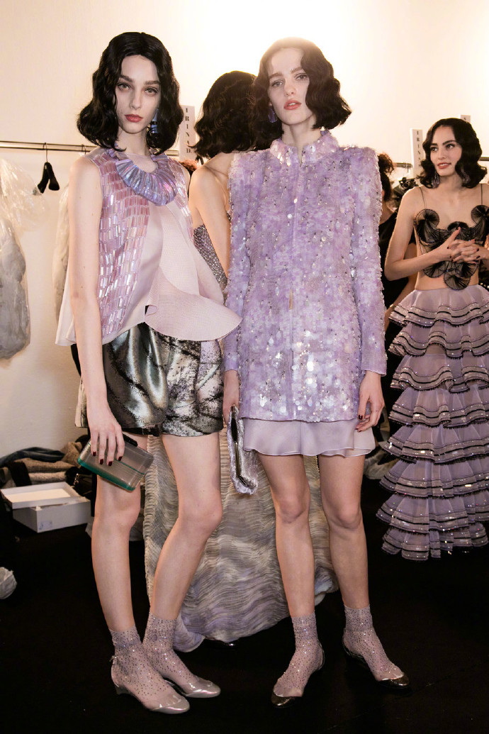Armani prive梦幻紫色礼服图片 4