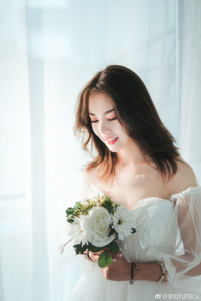 清纯美女唯美婚纱图片