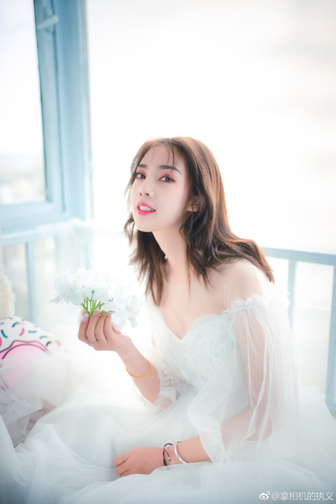 清纯美女唯美婚纱图片 4