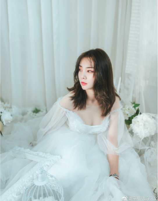 清纯美女唯美婚纱图片 7