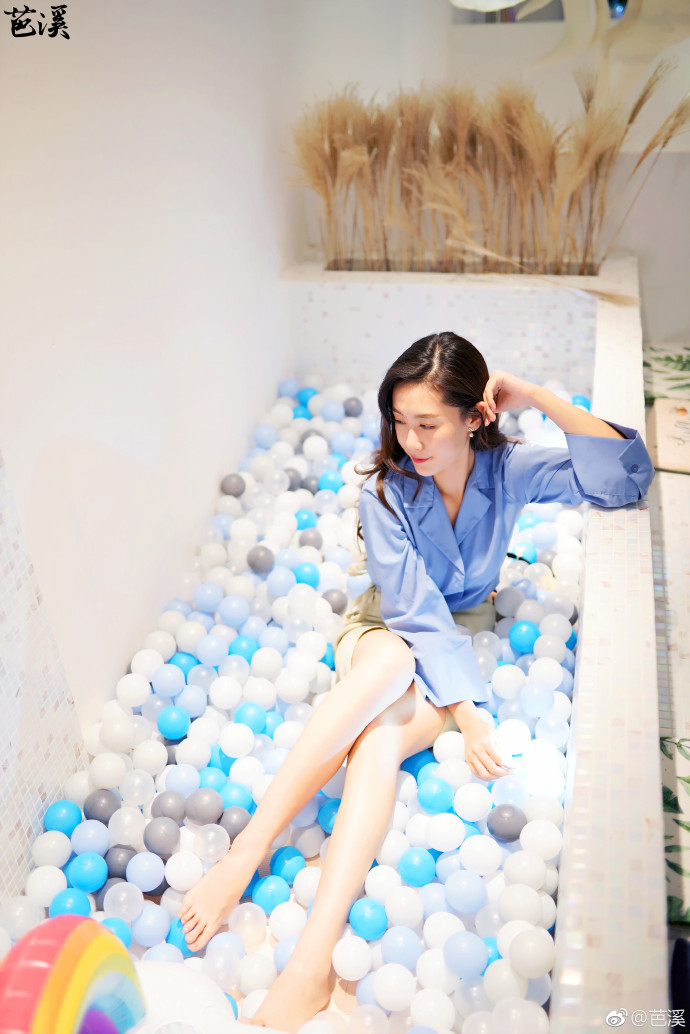 清纯美女郑妍淑女范写真图片 4