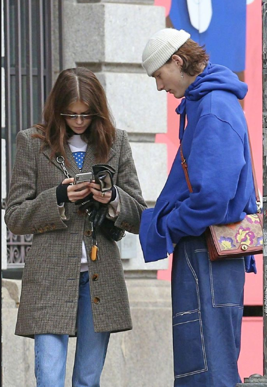 欧美美女明星Kaia Gerber和模特男友纽约出街图片 6