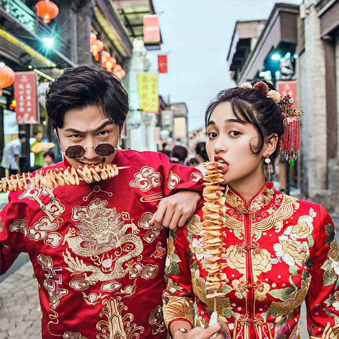 古装嫁衣创意婚纱照图片