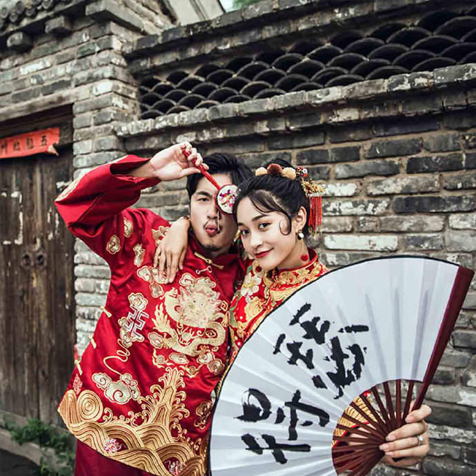 古装嫁衣创意婚纱照图片 4