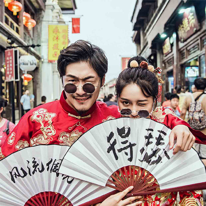 古装嫁衣创意婚纱照图片 9