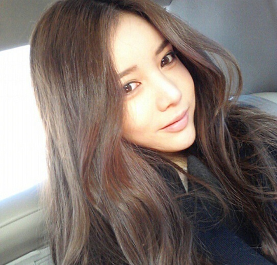 最有味道的微卷长发美女自拍照图片 5