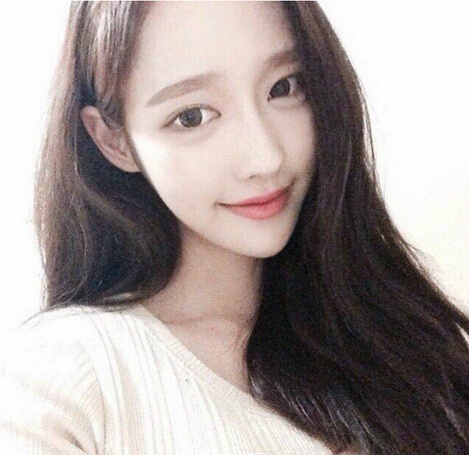 最有味道的微卷长发美女自拍照图片 6