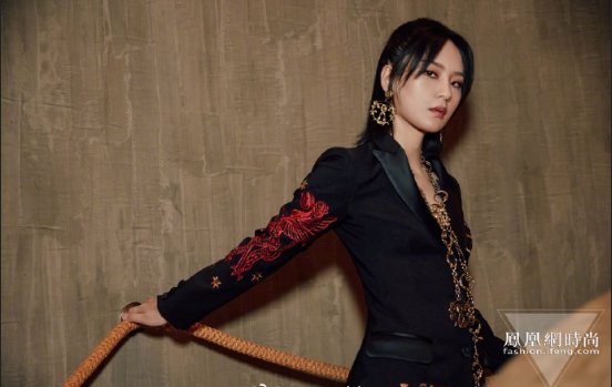 内地女歌手周笔畅2019秋冬Donna Collection米兰时装秀 4