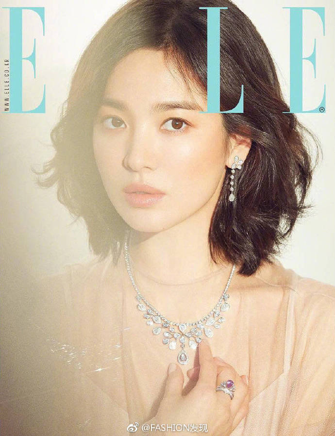 韩国女演员宋慧乔《ELLE》2019年三月刊封面图片 6