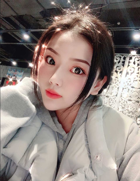 金牛座清纯美女姜烨自拍照图片