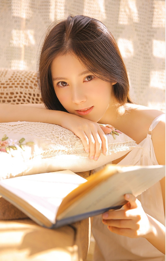 清纯美女图片 台湾美女居家写真图片 3