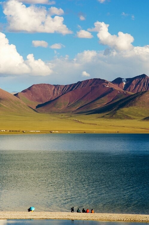 西藏夏天的圣湖风景图片