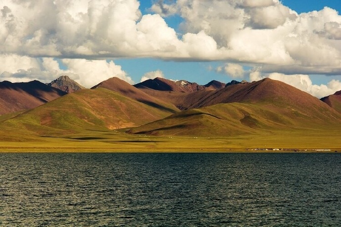 西藏夏天的圣湖风景图片 5