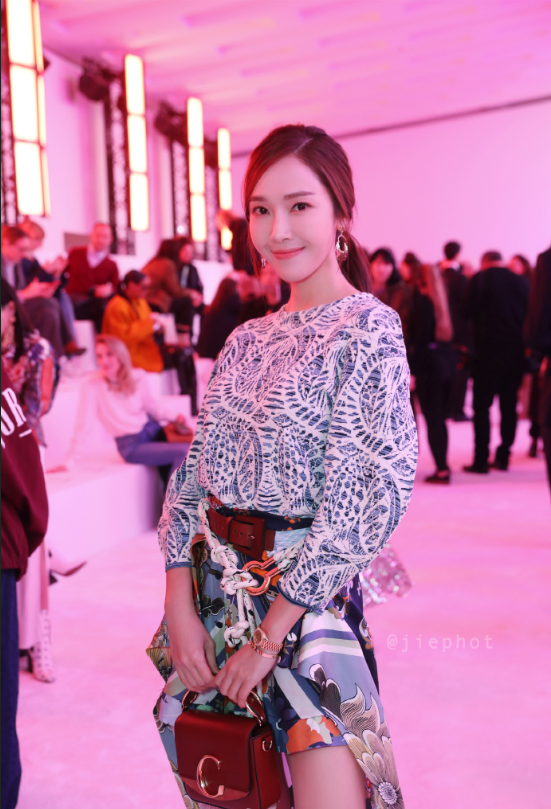 韩国美女图片 女星Jessica郑秀妍巴黎时装周图片 8
