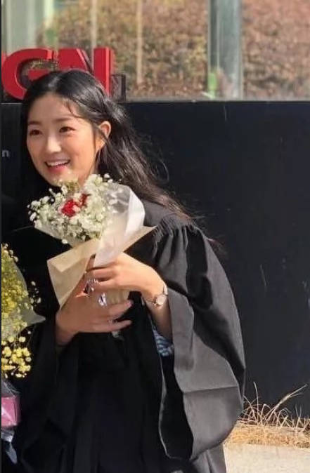 韩国美女演员金惠允大学毕业照图片 5