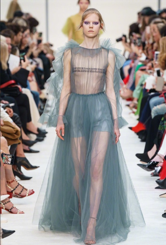 Valentino2019巴黎时装周仙女裙图片 6