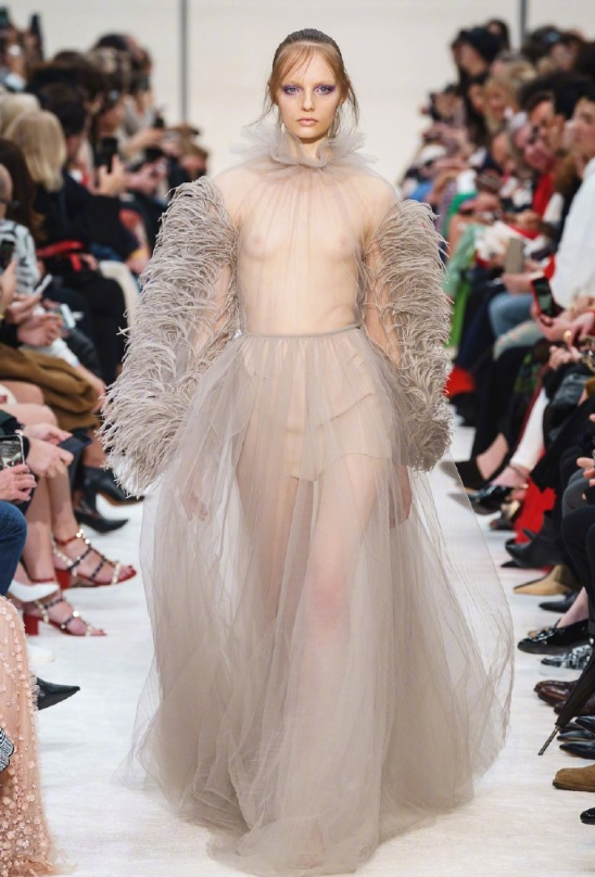 Valentino2019巴黎时装周仙女裙图片 9
