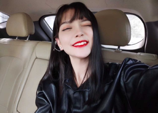 清纯美女校花苏比自拍照图片 2