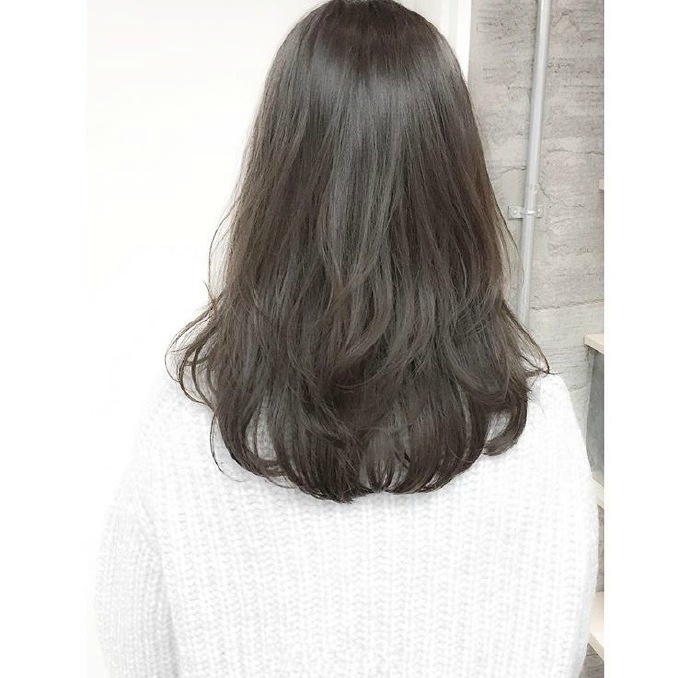 空气感中长发卷发美女发型图片