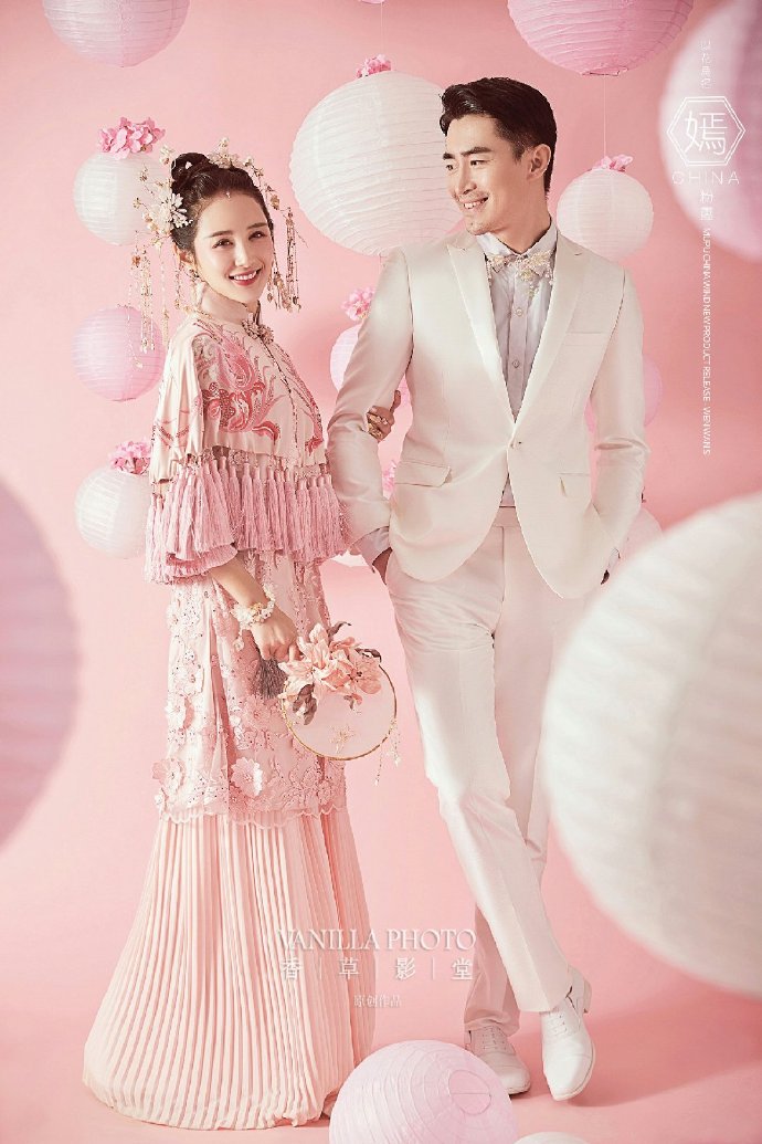 春季复古婚纱照图片