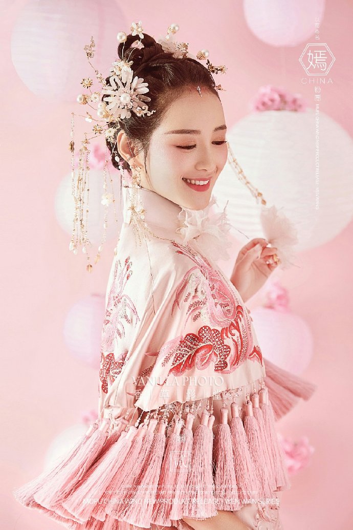 春季复古婚纱照图片 4