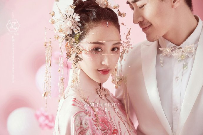 春季复古婚纱照图片 6