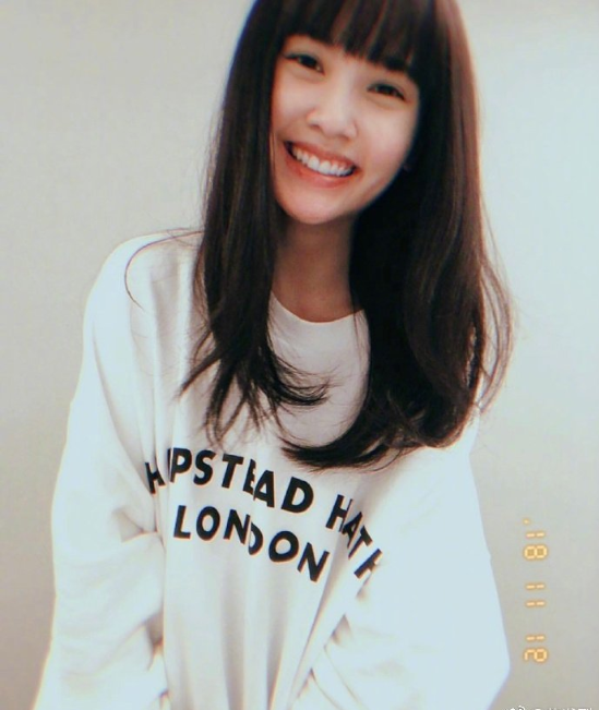 台湾偶像剧女神杨丞琳剪齐刘海秒回少女图片 2