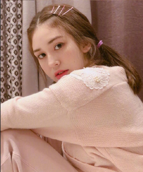 韩国美女明星Somi全昭弥图片 8