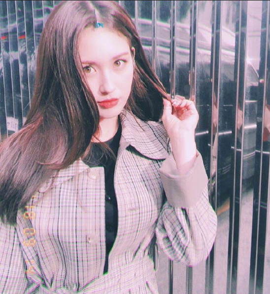 韩国美女明星Somi全昭弥图片 9
