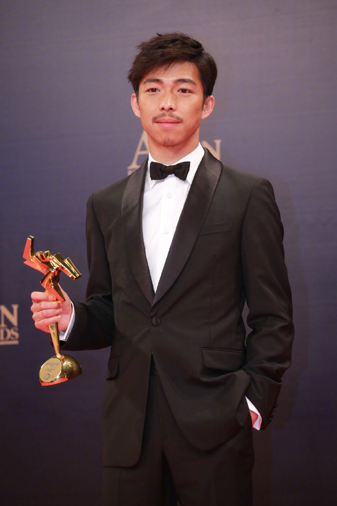 中国内地男演员章宇凭借《我不是药神》获最佳 4