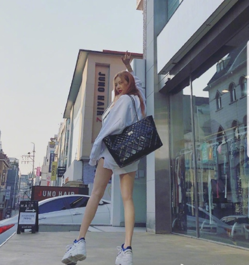 韩国美女图片 大长腿美女泫雅图片 3