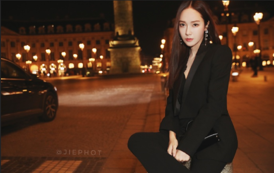 韩国美女明星Jessica郑秀妍巴黎时装周酷帅图片 5