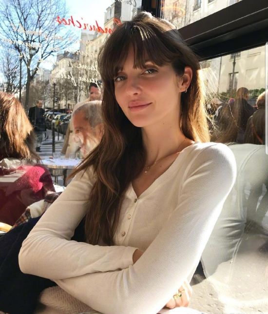时髦慵懒的法式脸欧美美女图片 3