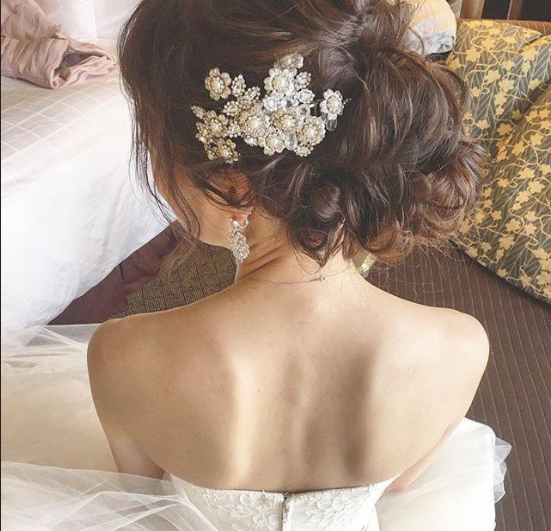 婚礼当天的新娘发型图片 4
