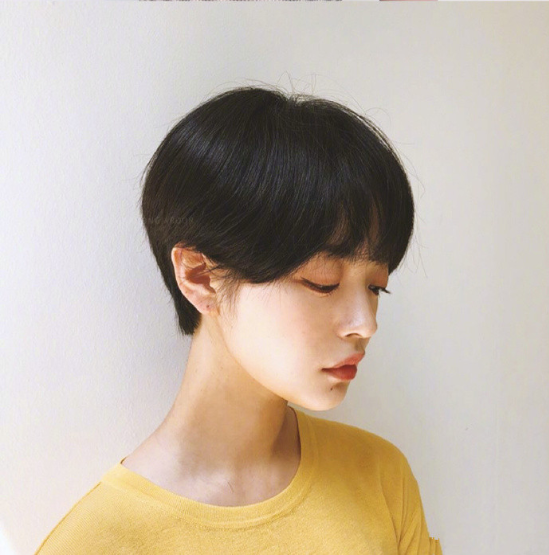 时尚短发图片_女生短发造型图片 2