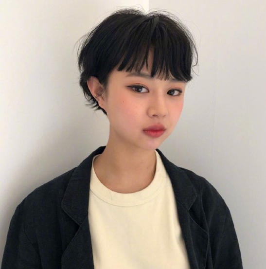 时尚短发图片_女生短发造型图片 8
