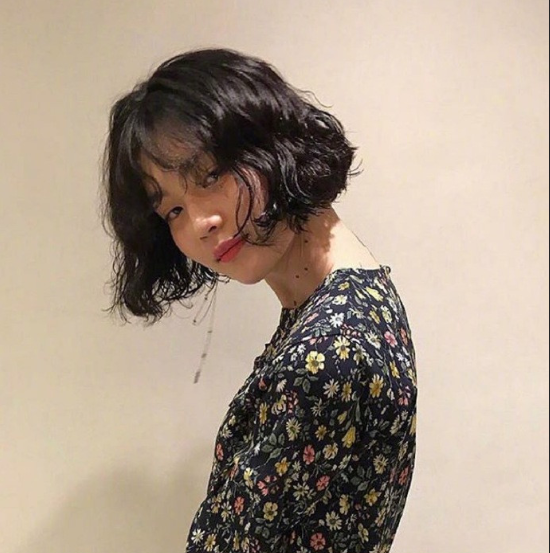 时尚短发图片_女生短发造型图片 10
